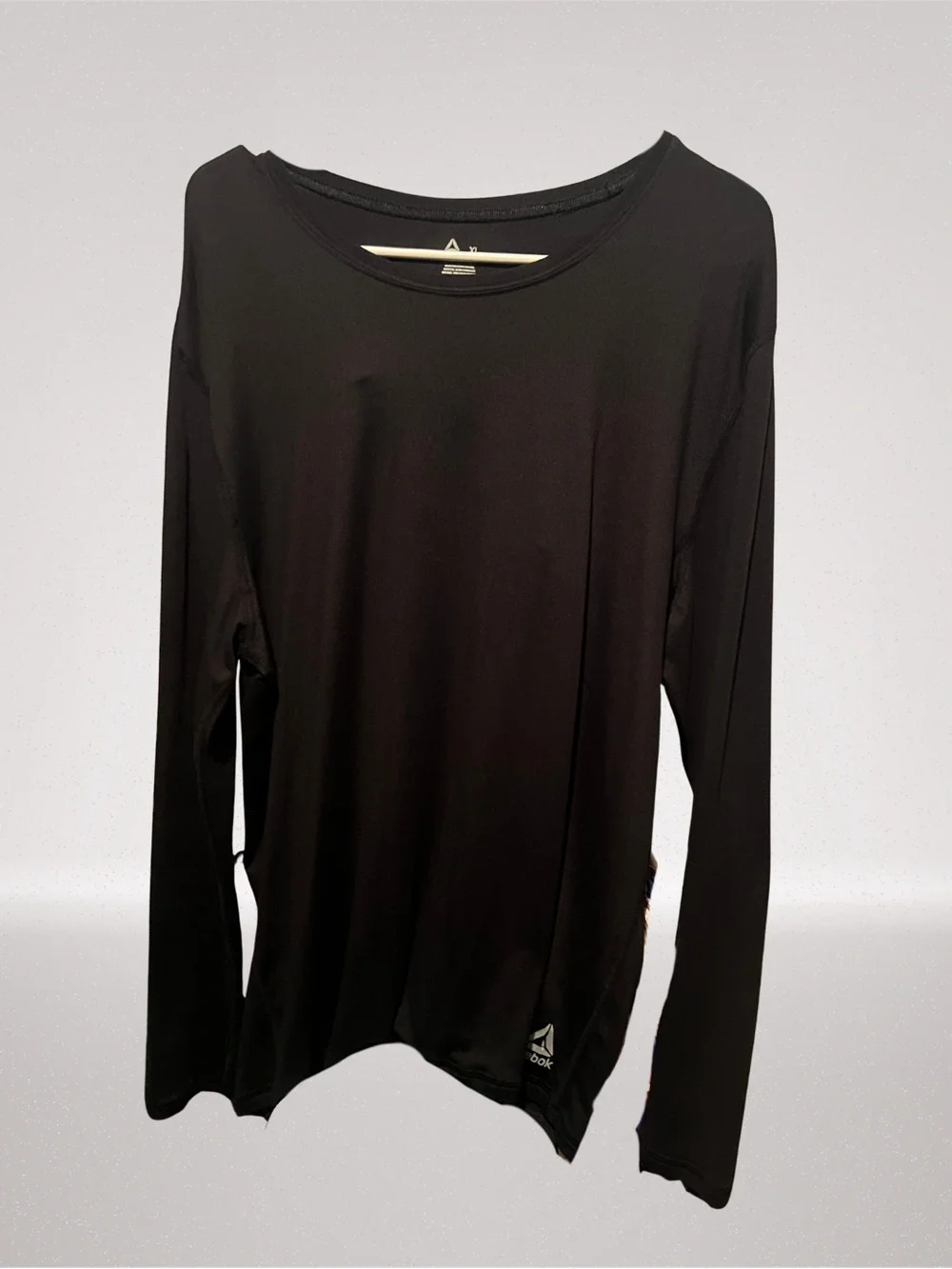 Reebok Unisex XL Black Performance Long Sleeve Crew Neck Athletic Shirt Workout
